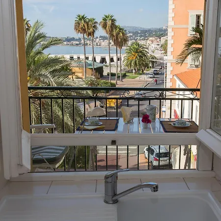 Apartment Grand 2p A Avec Terrasse Et Wifi - Fr-1-196-187 *