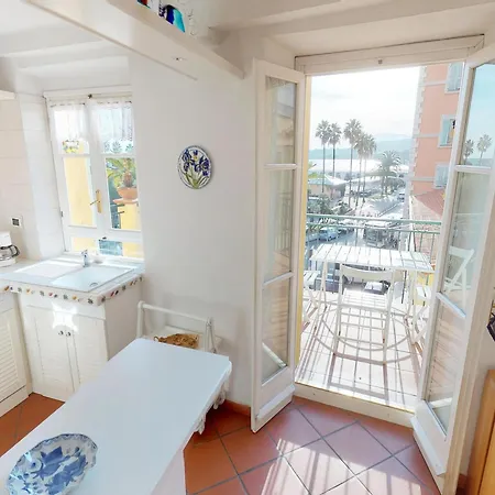 Apartment Joli 2p A Avec Vue Sur Et Terrasse - Fr-1-196-187