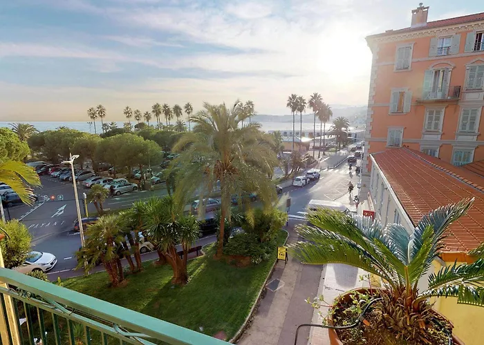 شقة Joli 2p A Avec Vue Sur Et Terrasse - Fr-1-196-187 *